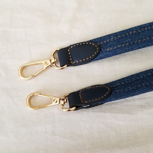 NWOT! Two-tone Blue Denim Shoulder Crossbody Purse with Two Detachable Straps - Picture 13 of 15